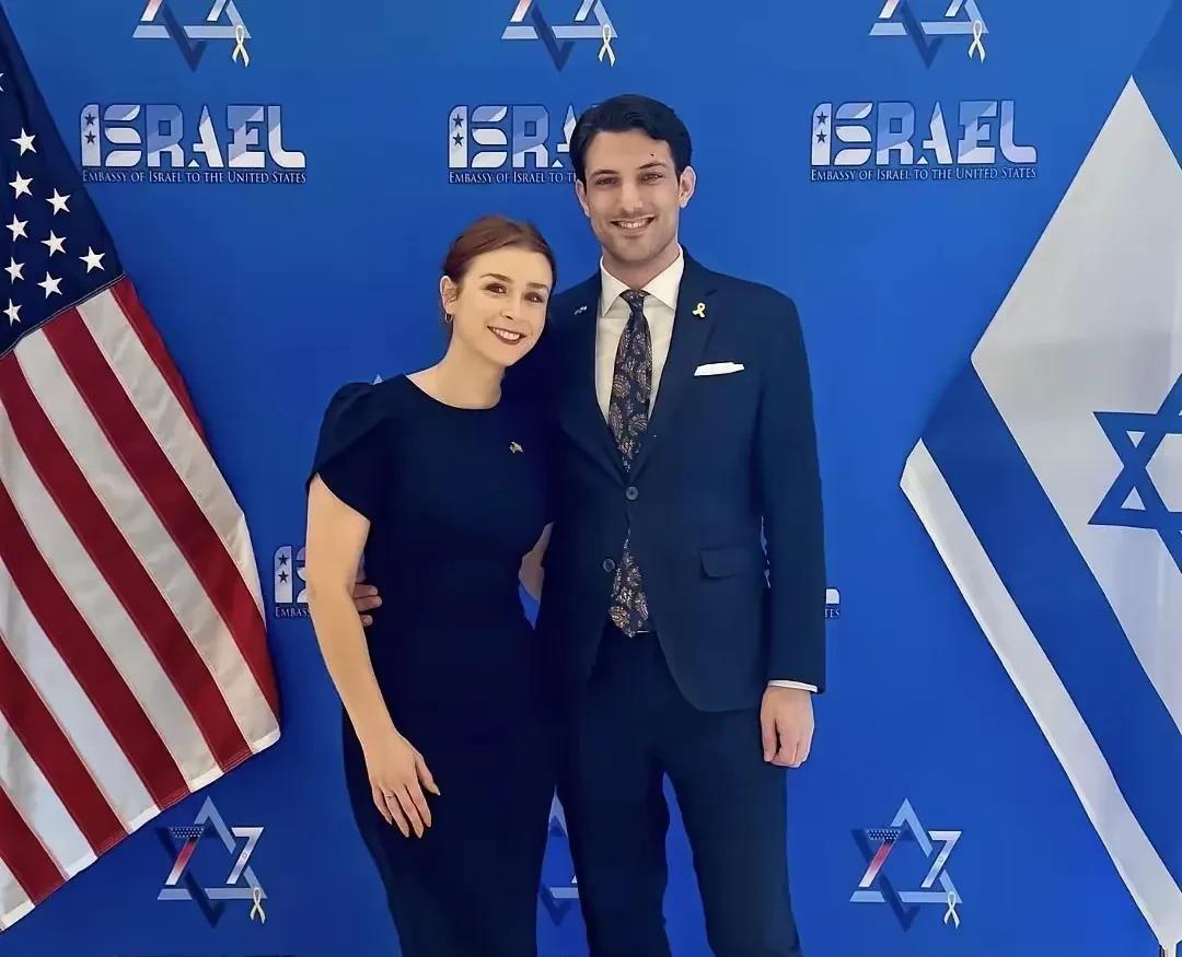 以色列驻美国大使馆的两名工作人员
被枪杀
这俩人是一对情侣
本来是要会以色列求婚