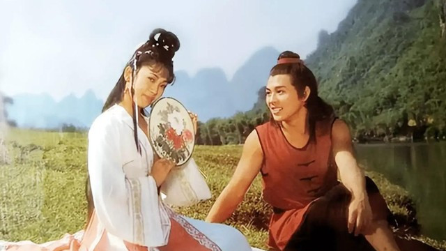 同样是李连杰骨肉，利智和黄秋燕的女儿，却活成了完全相反的样子