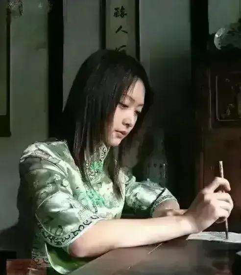 #人活着怎么才能开心#有自己的爱好，投入其中能忘掉烦恼。