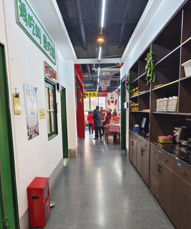 女孩子嫁人之前要多去男方家里去看看，或许你就不会头脑发热了让你认清现实， 去看看