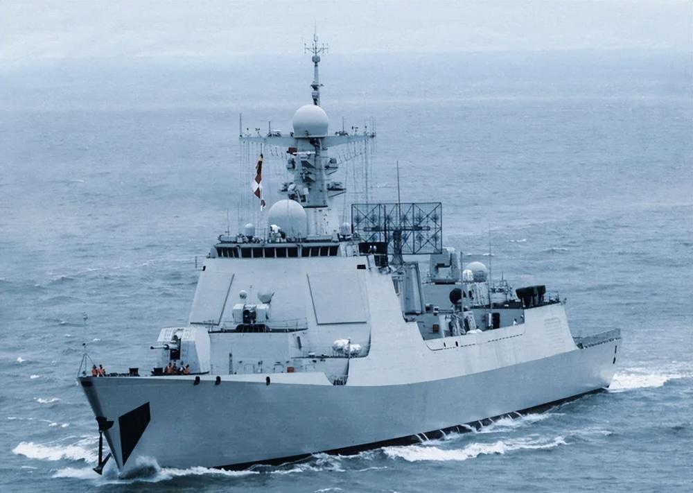 5艘小型055密集入列？美媒：配备鹰击21打航母，性能超全部对手？
052D还能