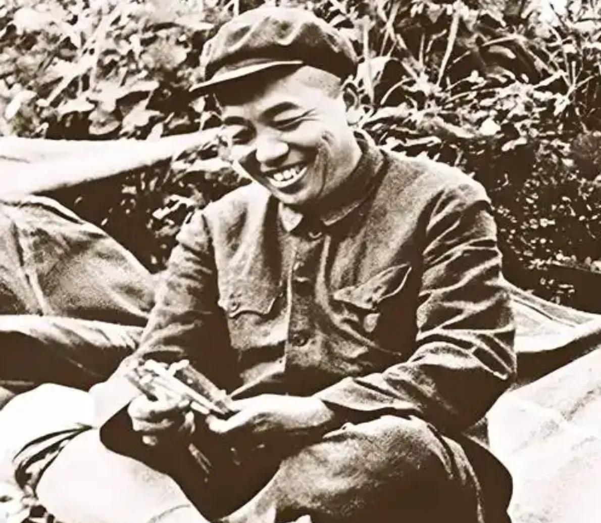 抗美援朝有且仅有彭老总能挑大梁，为什么？听我细细道来！
朱老总年纪大了，且需要坐