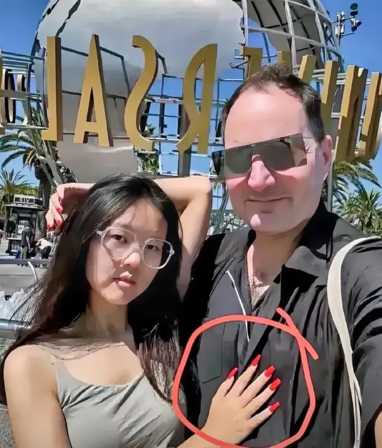 听闻那个在国外留学的女生离世了，网友们还扒出了三个细节，真的让人感慨。
首先，这
