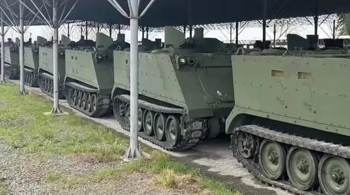 乌克兰爽了！
  据报道，意大利将向乌克兰提供一套由 400 架 M113 型装