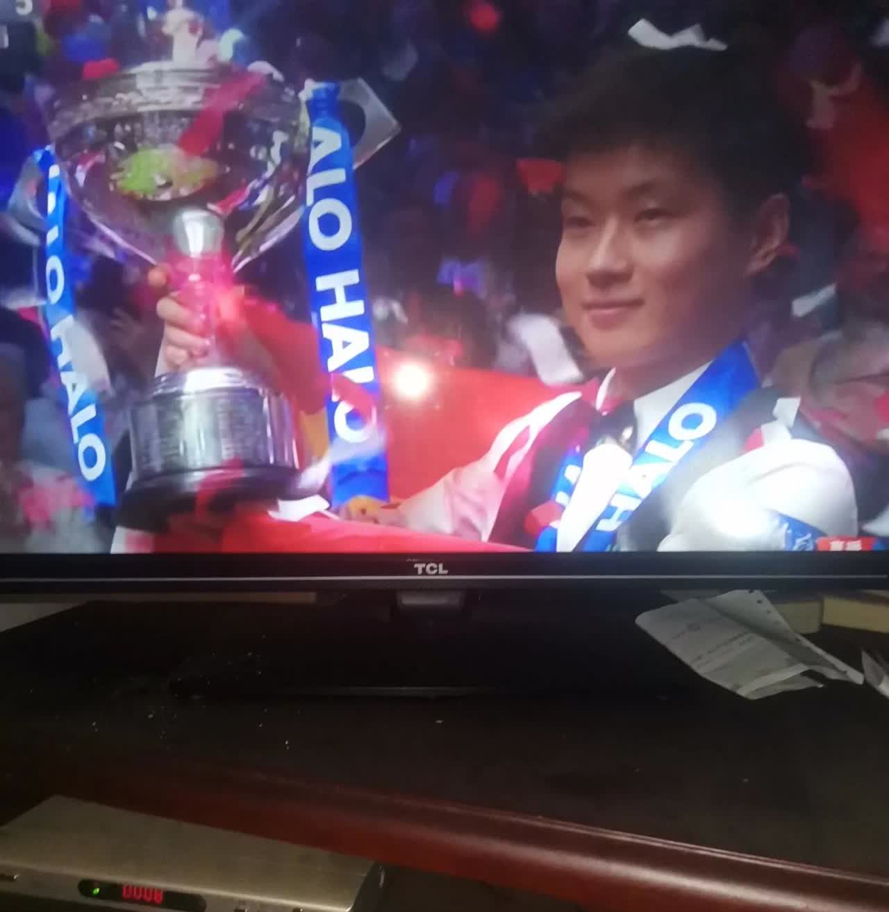 上海斯诺克大师赛四分之一比赛小特对阵塞尔比，结果塞尔比6：4战胜小特。塞大师果然