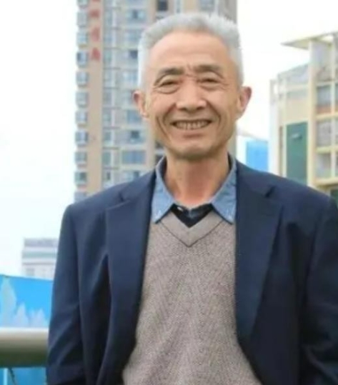1977年，一个湖北穷小子高考考了289分，但由于消息闭塞，他就报考了华中师大，