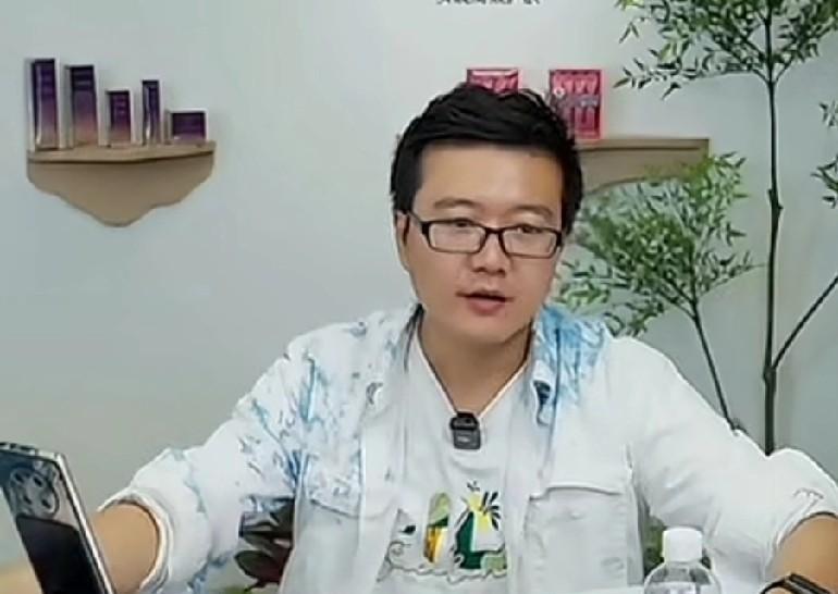 莱维聊球谈“澳门”女单决赛！
莱维说：莎莎和蔓玉的一场七局大战，打完之后传递了三