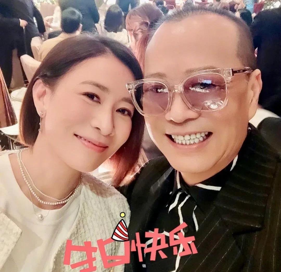 欧阳震华卡点为佘诗曼庆生
5月28日凌晨0点，欧阳震华在社交媒体发文，为佘诗曼庆