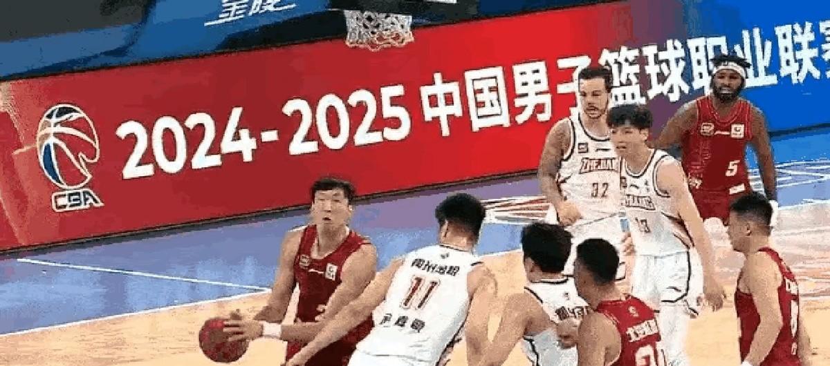 同样是眼睛受伤，郭艾伦和周琦的舆论画风差得不是一星半点。周琦在联赛对抗中被对手戳