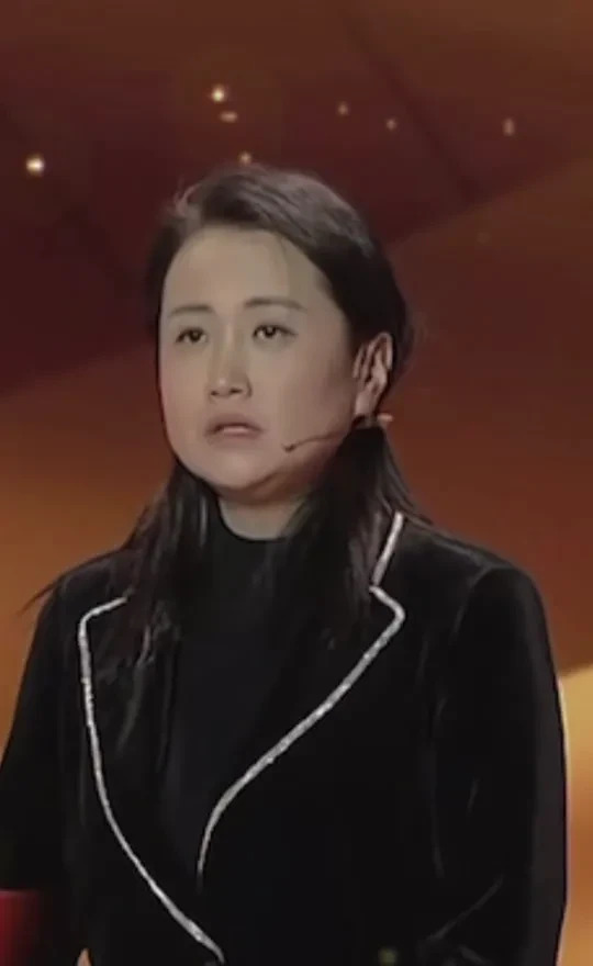 军嫂王佳直播带货











不敢相信！那个曾经十指不沾阳春水的娇弱女