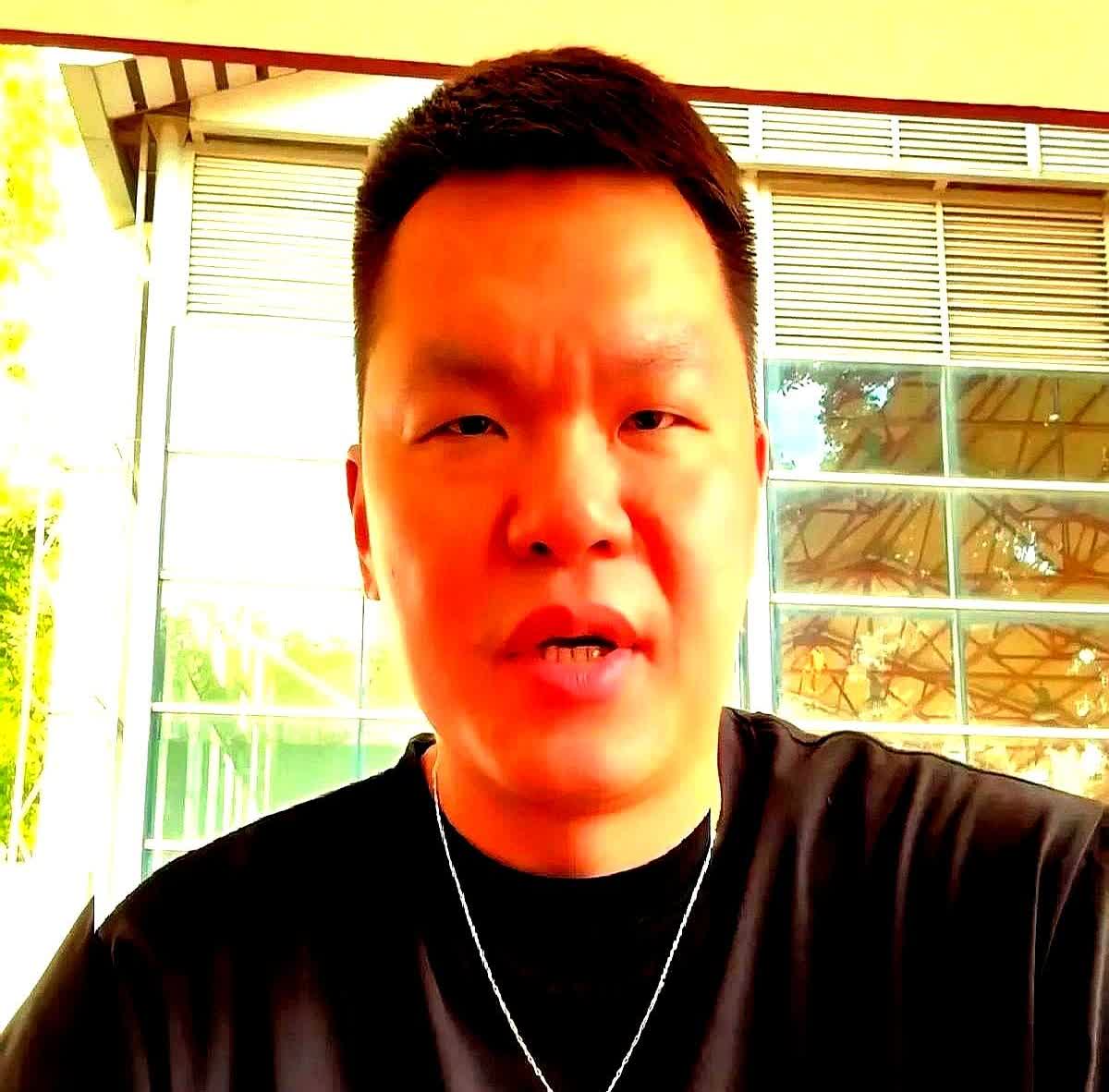 宏远把2米26的徐昕摆上货架，等于把最后一块遮羞布也扯掉。

杜锋要跑轰，徐