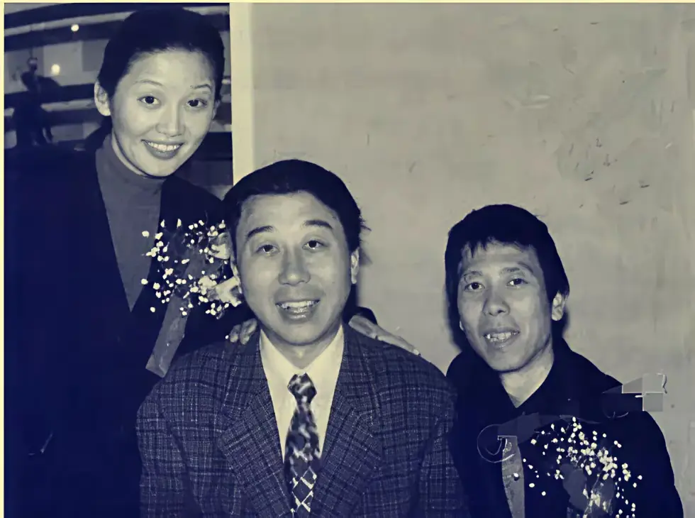 冯小刚和徐帆婚礼上的冯巩！
