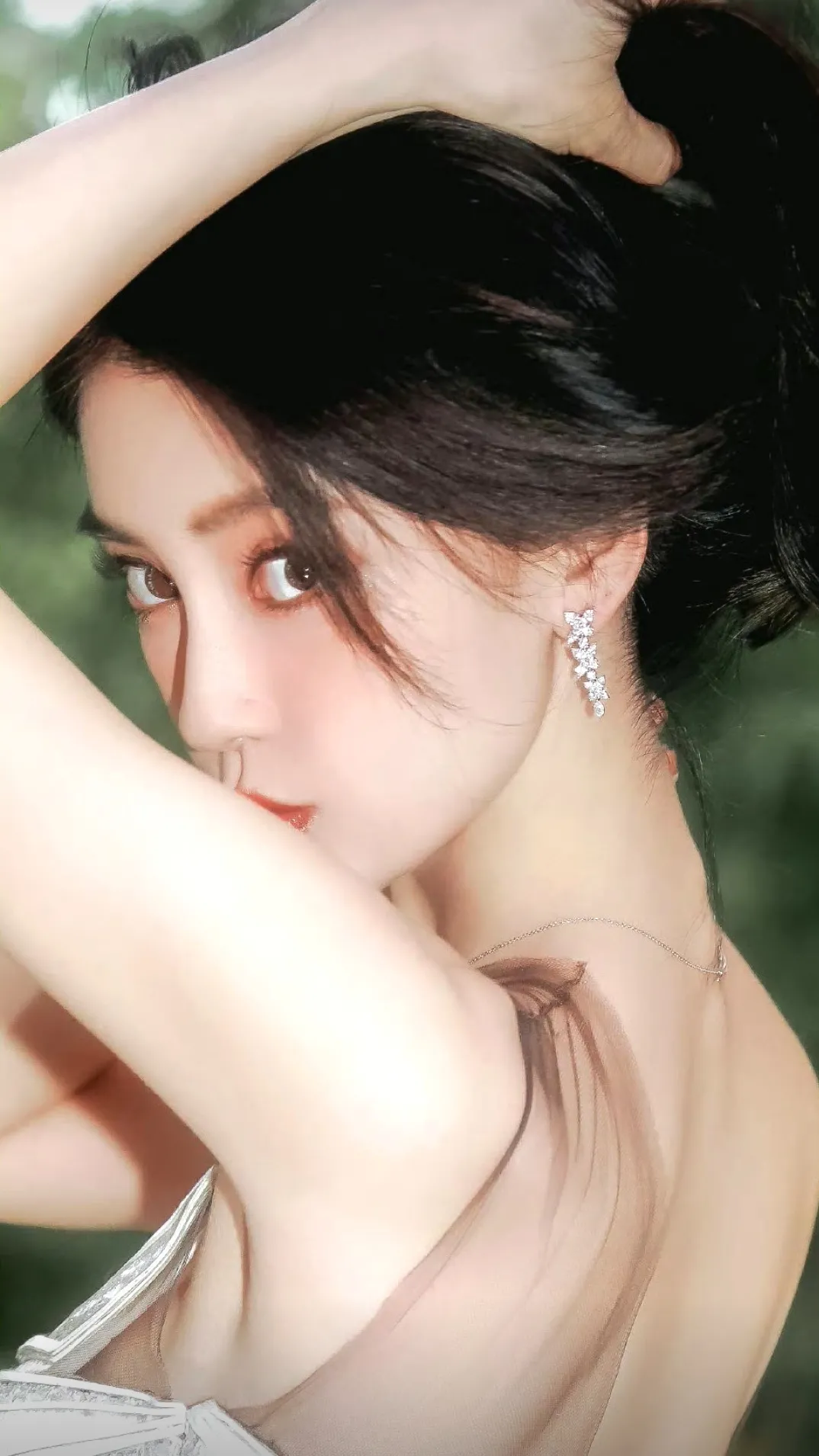 谁能看出是哪位美女吗？