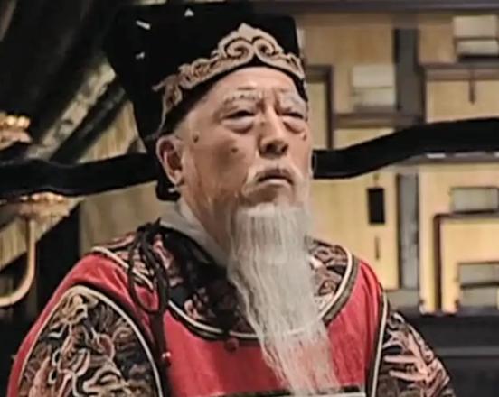 1565年，85岁的严嵩被抄家，儿子严世蕃被问斩。



嘉靖四十四年，曾经权势