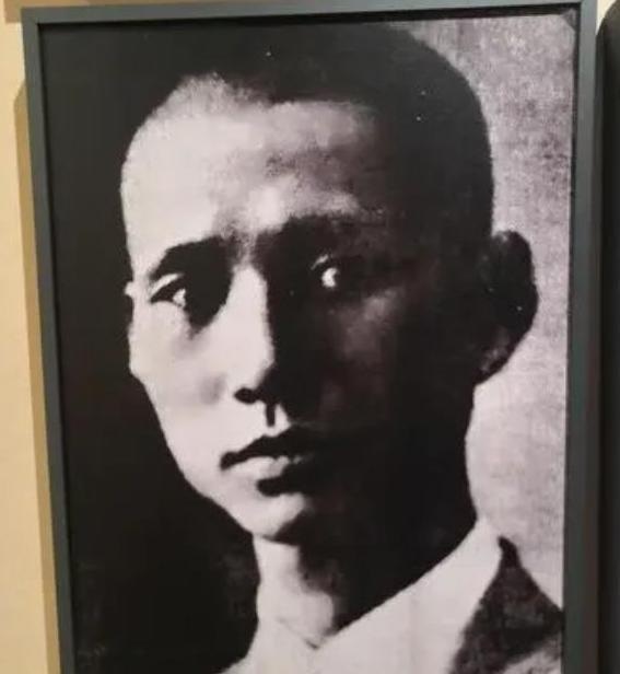 红军叛将龚楚，晚年给邓小平写信，请求回大陆养老，结果如何？
香港新界的侨园小区内