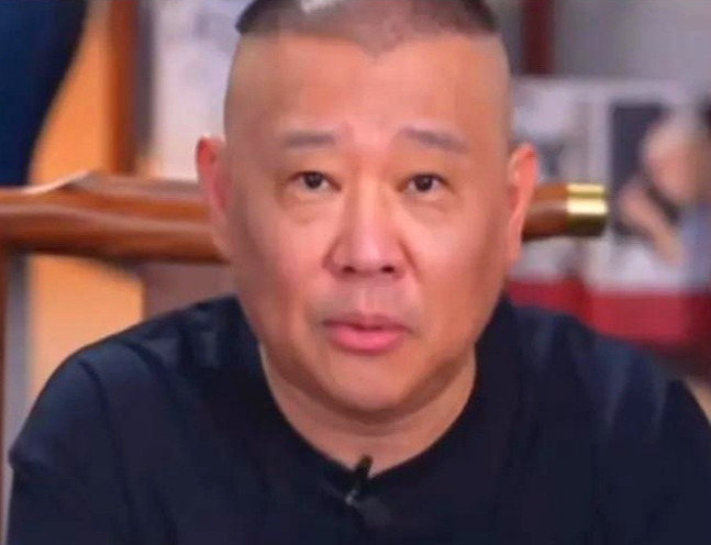 郭德纲回应张伯鑫夫妇！

8月26日，郭德纲直播时表示：如果有一天没有人再骂自己