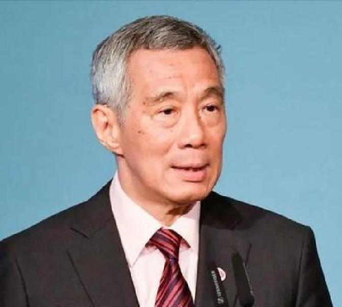 总有人拿当年苏联解体那套，想套在咱们中国身上，觉得只要拖着、耗着，就能赢。这事儿