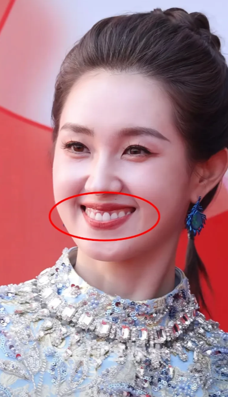 看完横店微短剧之夜的直播，
我终于明白内娱长剧男女主的含金量！

因为就连短剧女