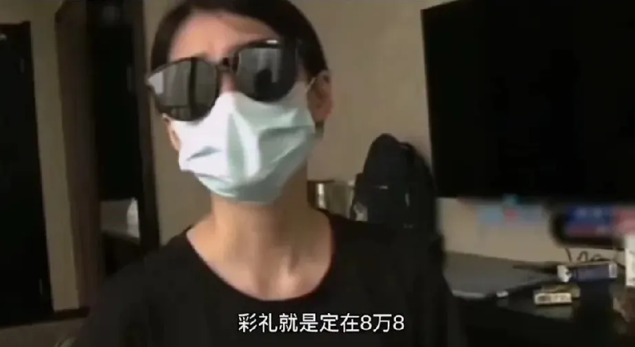 女子婚前同居怀孕六个月，男方赶紧登门求娶，然而当男方来到了女方的家里，女方的妈妈