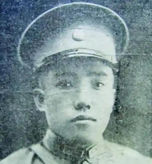 1929年，胶东军阀刘珍年俘虏了老长官褚玉璞后，索要一百万大洋的赎金，后经张学良