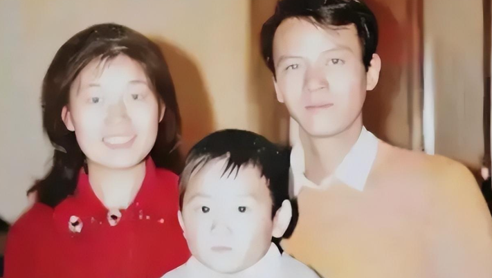 1979年，上海知青戴建国不顾反对娶了一农村女子，谁知娶回家当晚，妻子就大喊大叫