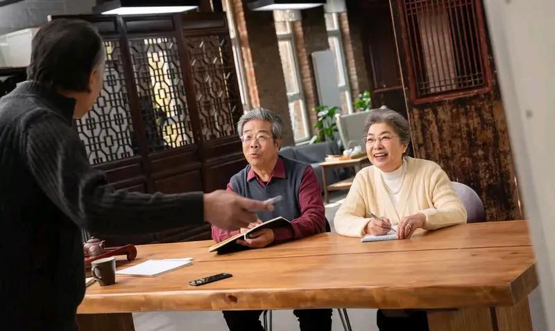 纵览新中国成立后的70年，60后可说是最幸福的一代人，他们经历了从物质匮乏逐步迈