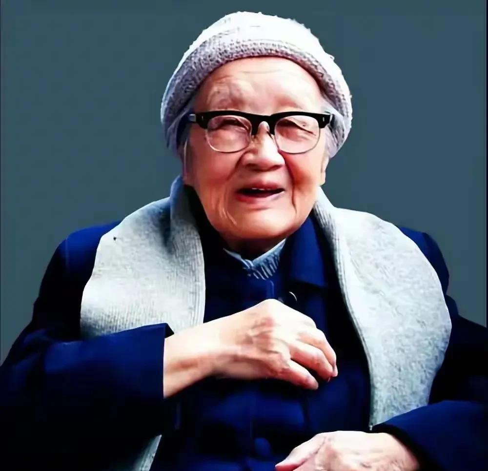 毛泽民的遗孀朱旦华曾在昆仑策写过一篇文章，谈到自己从苏联解体对那个时代和对毛主席