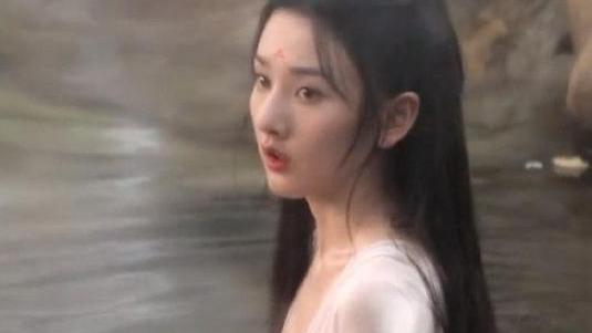 宋祖儿“出水芙蓉”名场面刷屏，网友：内娱甜妹天花板杀疯了！