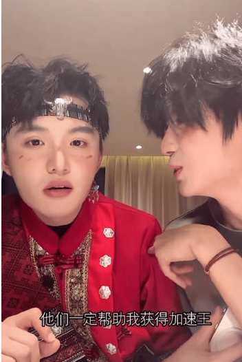 黄誉博在综艺里也太可爱了！听到登陆少年组合名被说错，立刻化身 “纠察小卫士” ，
