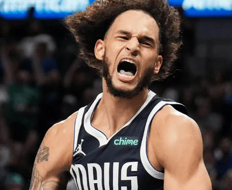 独行侠更新官方社媒，更新了中锋德雷克-莱夫利的伤病情况。
中锋德雷克-莱夫利二世