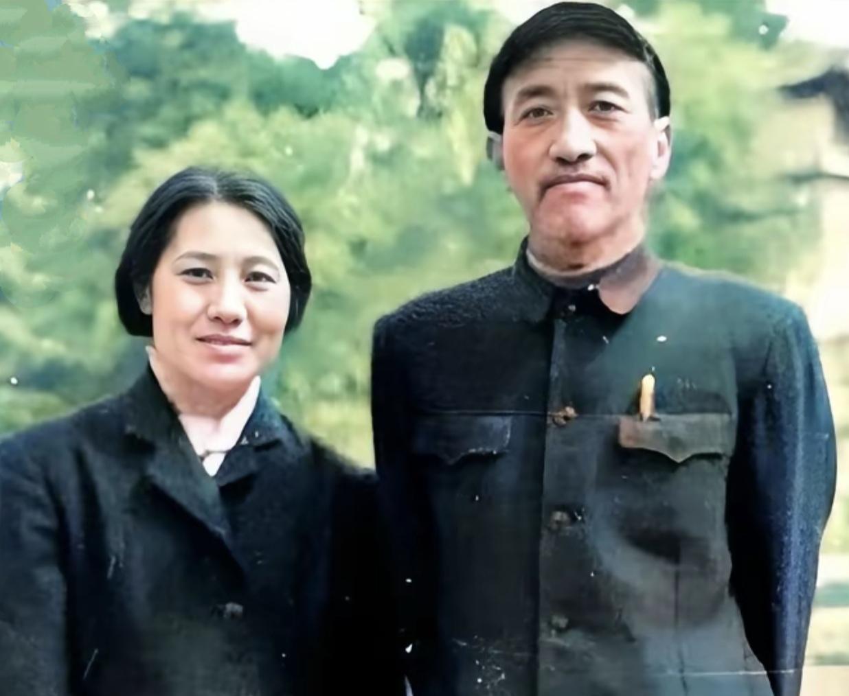 1951年，180师政委吴成德骑着马突围，但路上见到的一幕，却让他停下脚步不愿前
