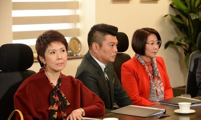 66岁TVB经典恶母携密友贺陈淑芬生日，对方出身名门，家族资产20亿！
曾与黎小