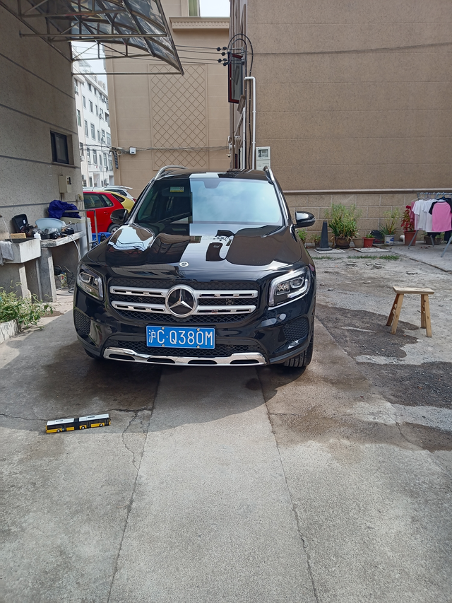 GLB220用车一个半月感受
【驾驶感受】
个人其实用车不多，一个半月走了200