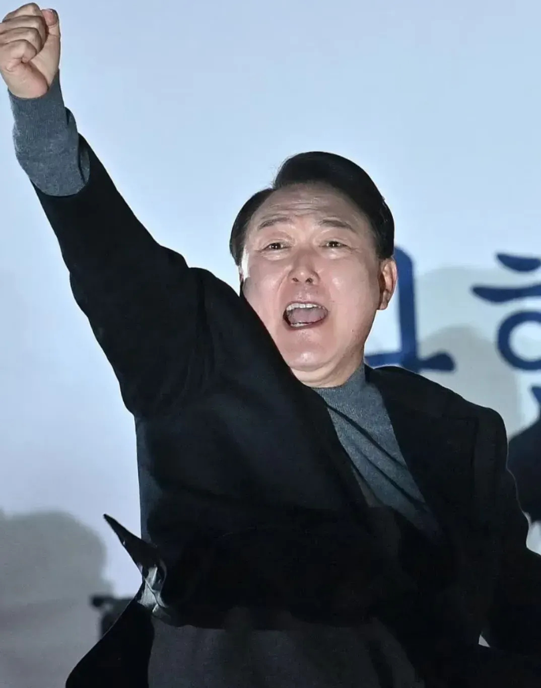 尹锡悦被曝派无人机勾引朝鲜打仗











---








