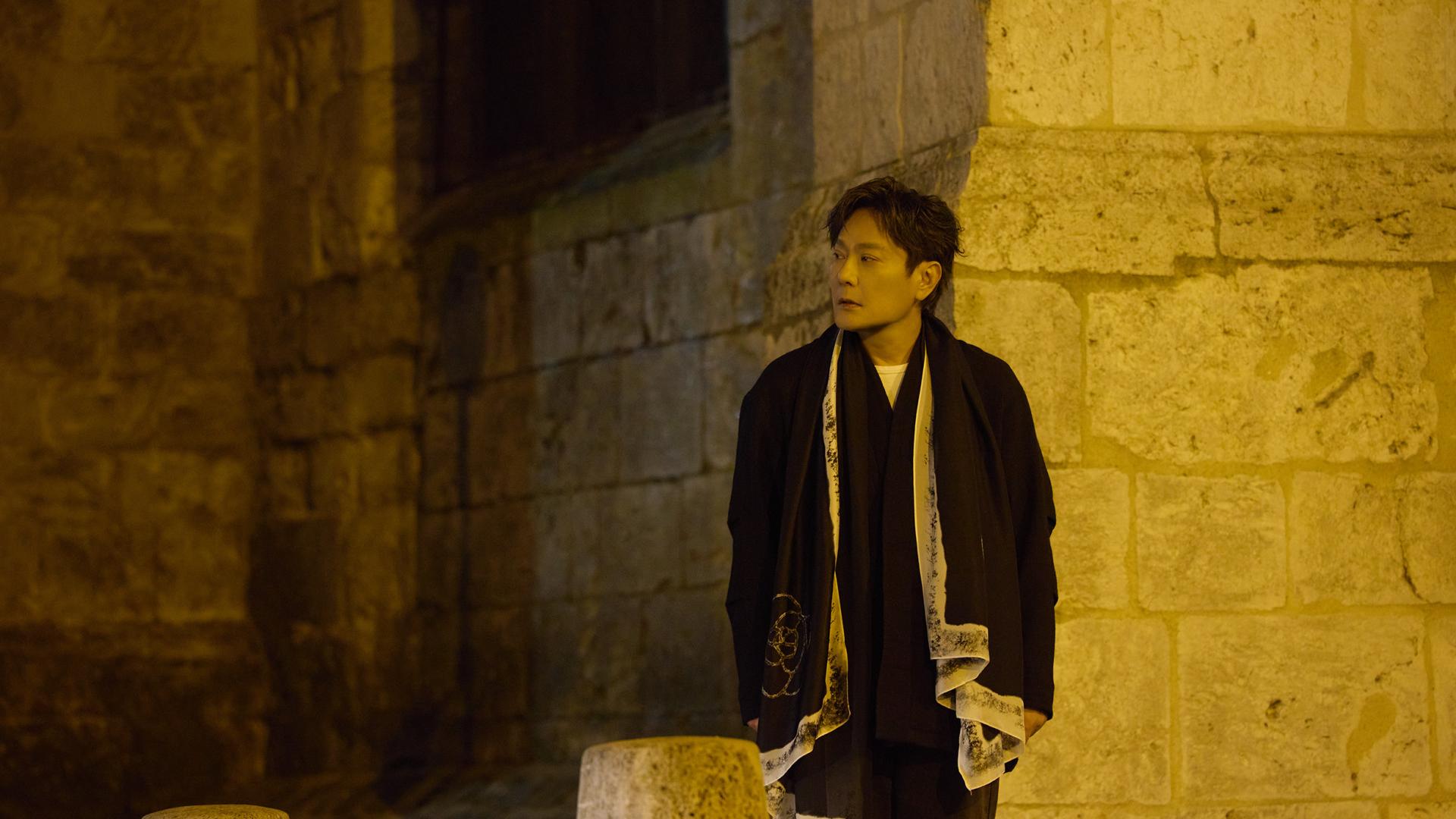 《守候》MV暗藏文学彩蛋！张信哲亲揭法文口白来源