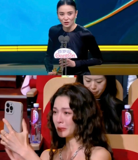 钟楚曦啊钟楚曦，
听我一句劝，
我知道宋佳得奖了，你是为她高兴，所以才在台下泪流