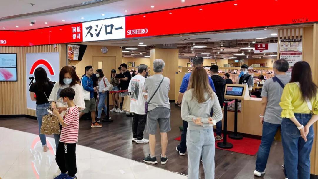 黄牛号炒至80元，日排队上千桌! 8元寿司为何遭年轻人疯抢?