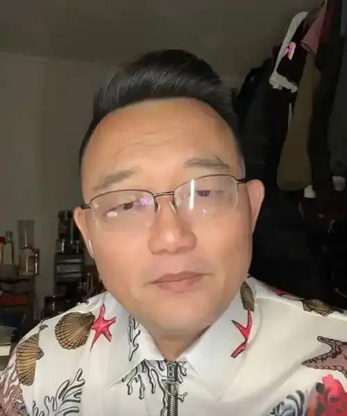 德云社传出不一样声音，李鹤彪刘哲出来怼人，郑好却持不同的意见
人善被人欺，马善被