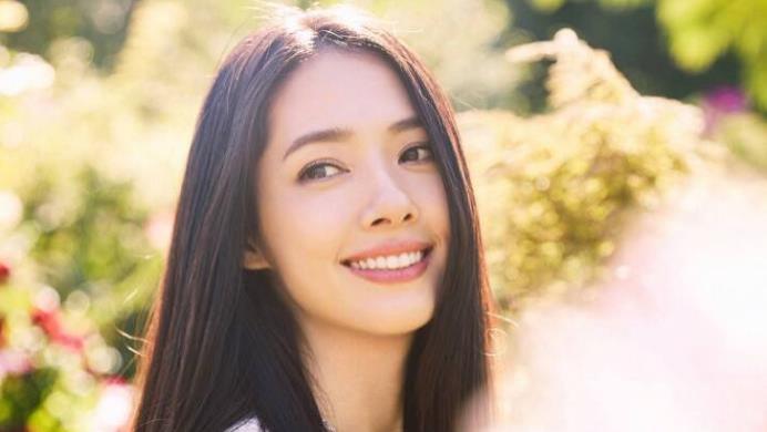 郭碧婷父母都是普通人，为啥能培养出这样气质高雅的女儿，俨然一个大家闺秀