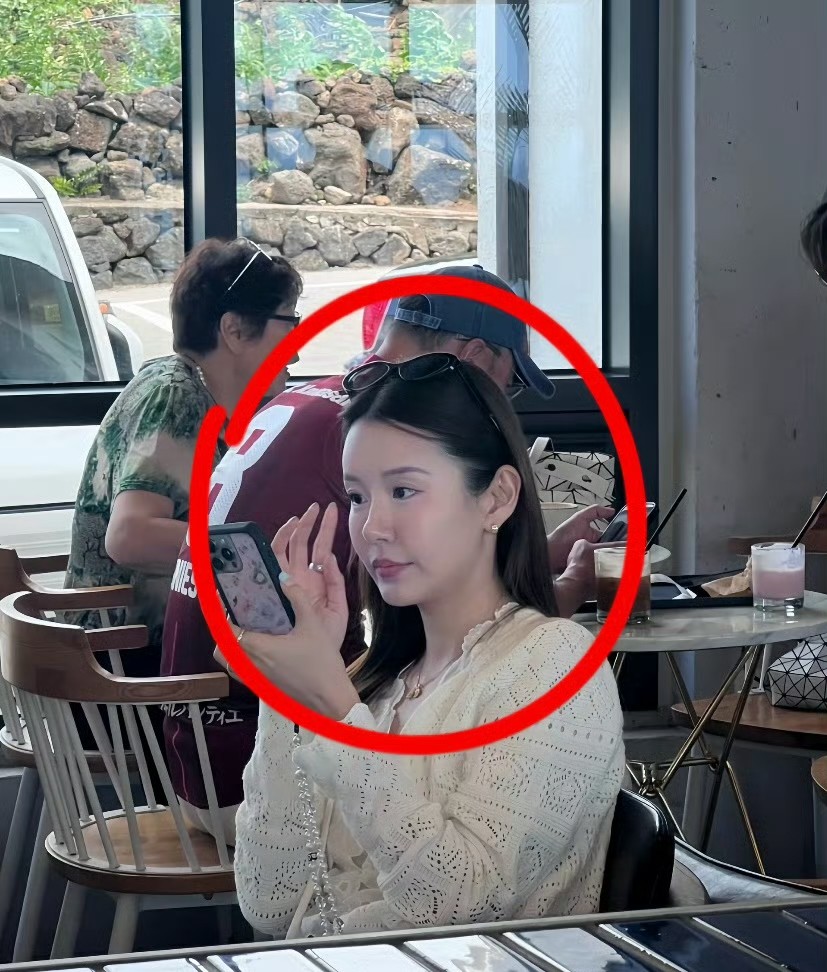 不是，终于理解陈赫了
张子宣也太美了吧，和大学生没有什么差别啊 
感觉脸都白的发