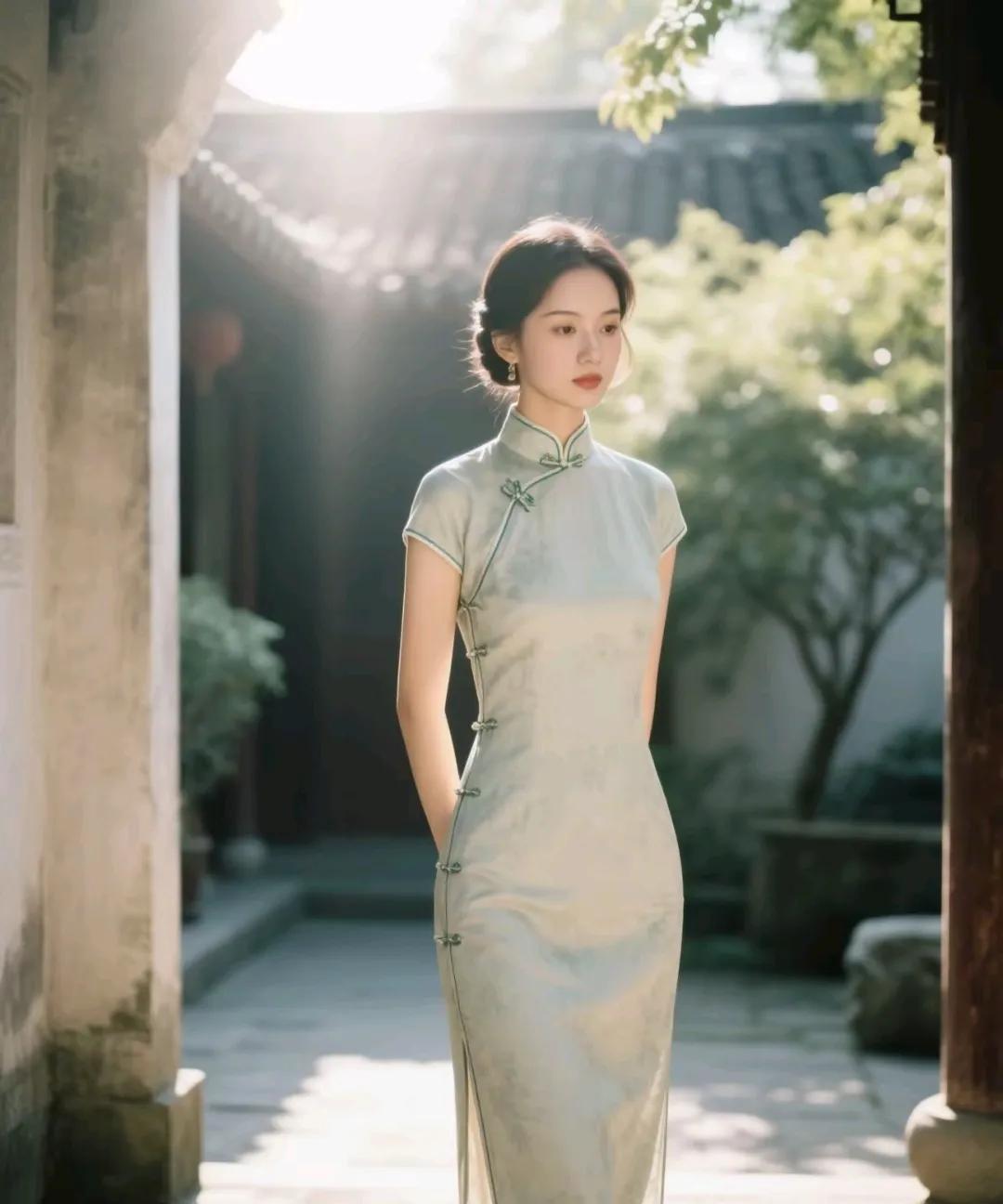 渡了无数人的 15句话，读完大彻大悟：
第一:父亲在，天就在；母亲在，家就在，人