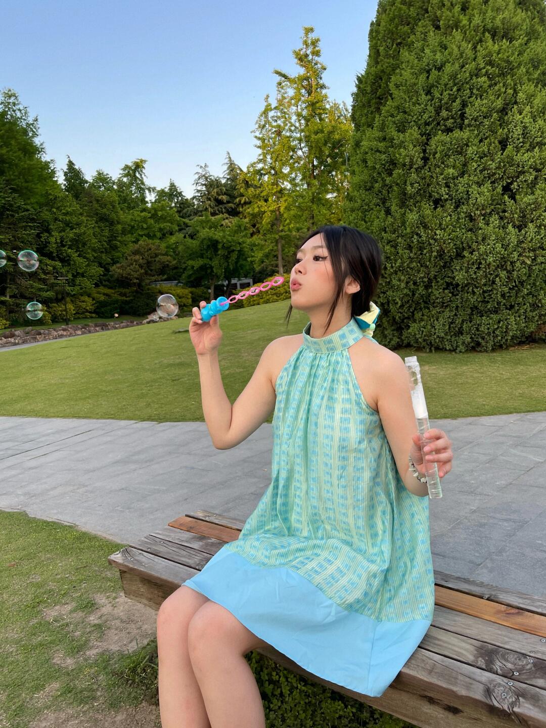 在公园呆了一下午最近上海的天气太舒服！