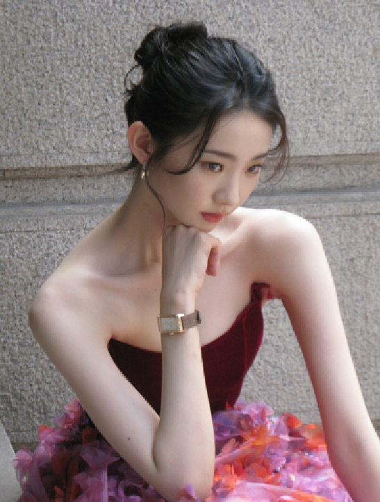 张艺凡这组红色街拍，就这身材和气质，就问你们喜不喜欢！