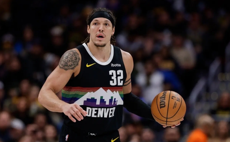 不查不知道啊，阿隆戈登最近3个赛季出场数越来越少了！

23-24赛季：薪水21