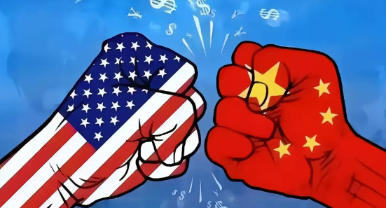联合早报今天报道：中美关税战迅速升级，受访学者分析指出，在中美两国都被对方的关税