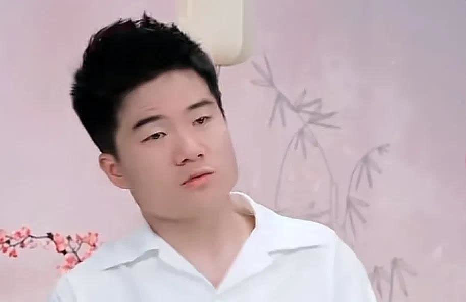 是可忍孰不可忍！狠狠这个几巴掌，究竟打肿了谁的脸，！张鸣非常生气！
怎么了？韩