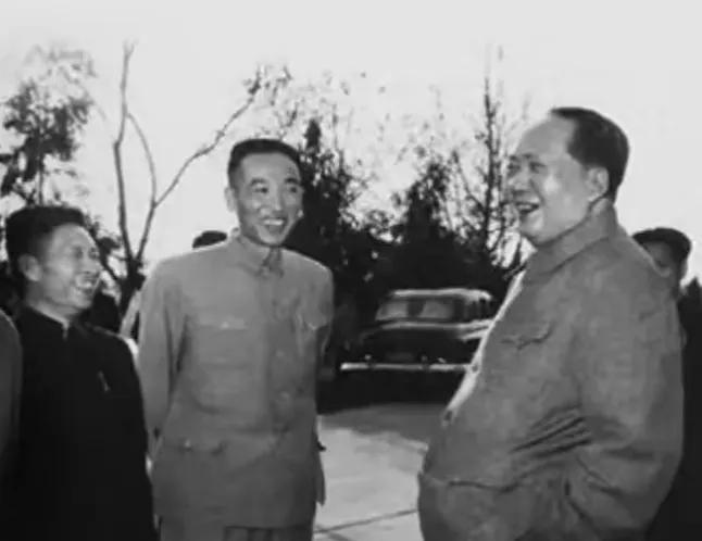 伟人——老照片里的伟人尽显亲和