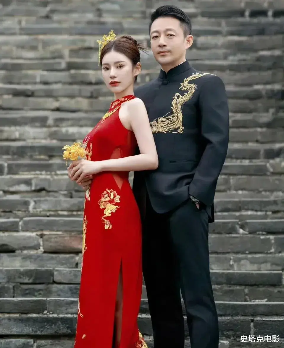 汪小菲8级大风办二婚，对比13年前和大S婚礼差别太大，脸上藏
