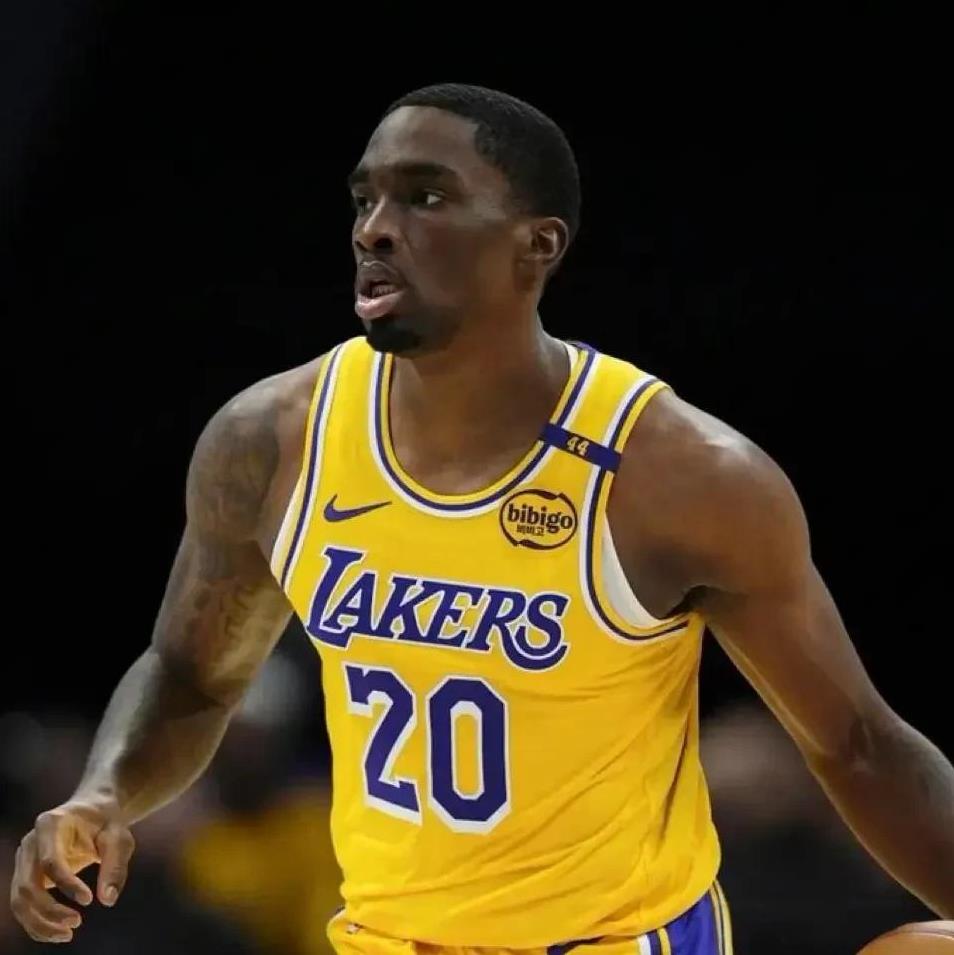 NBA情报局7月19日讯    湖人队近期面临一个关于球员合同的微妙时间点。替补