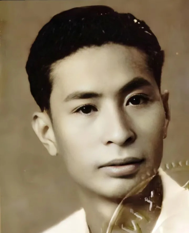 李兆基生平事迹











震惊！一代传奇富豪李兆基，竟然拥有如此帅气
